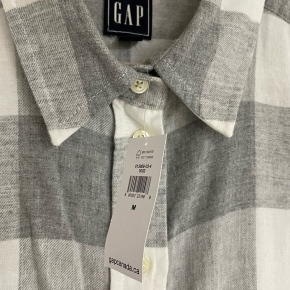 Gap flannel shirt, size M. - Picture 7 of 8
